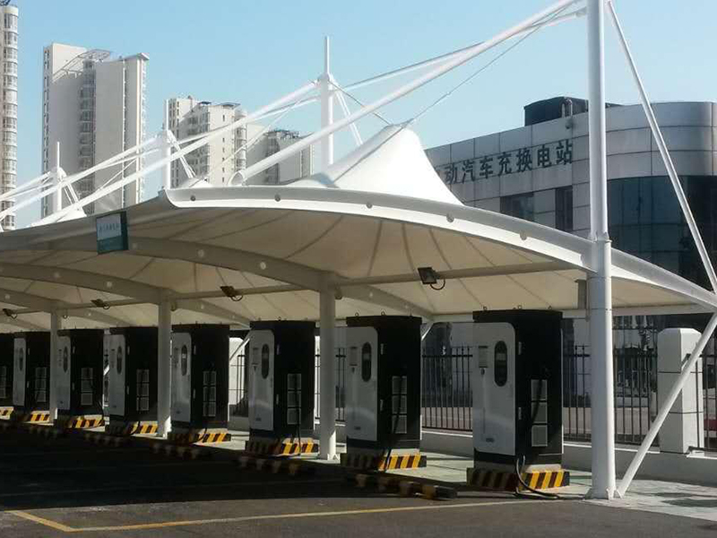 冒顶式停车棚