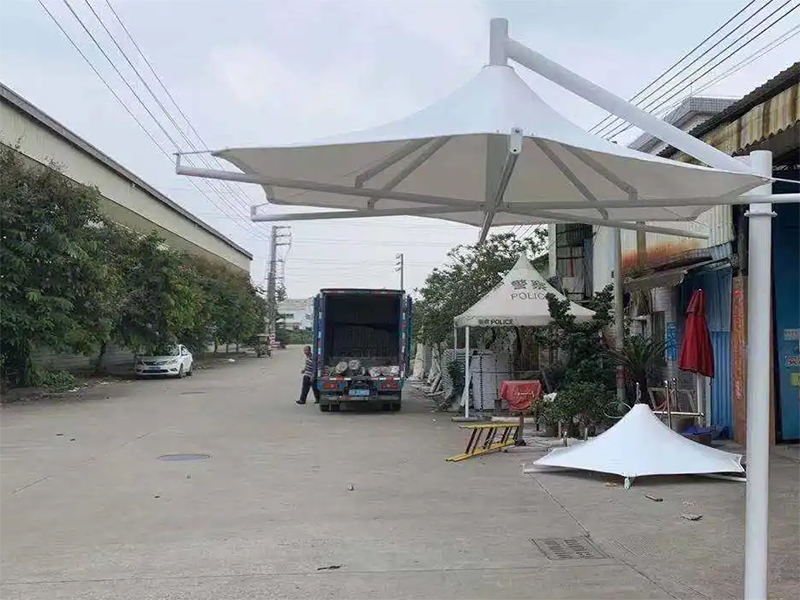 冒顶式停车棚
